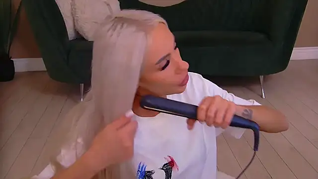 Bailey Rush online show from March 27, 6:42 pm