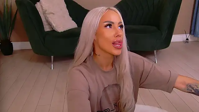 Bailey Rush online show from April 4, 4:02 pm