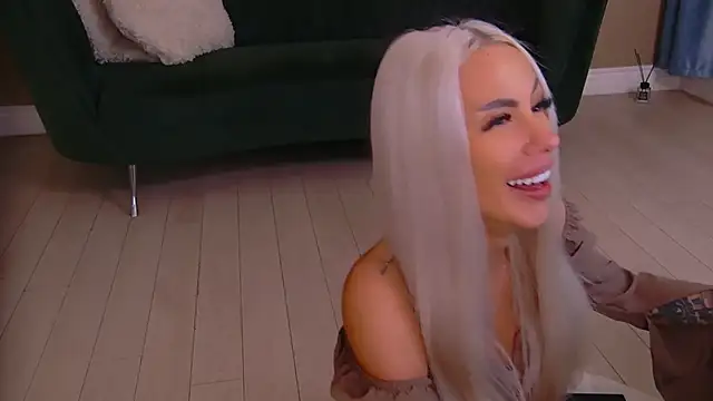 Bailey Rush online show from April 14, 6:02 pm