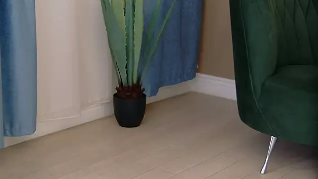 Bailey Rush online show from December 19, 4:09 pm