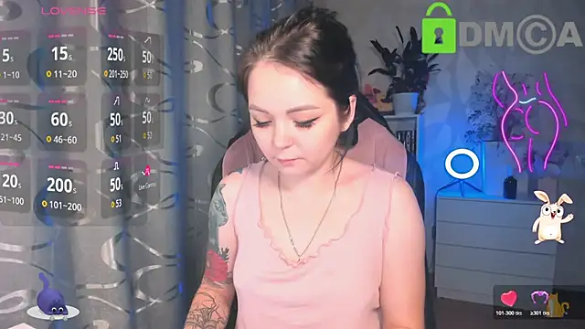 Snapshot of AnnyHoney_ chatting on October 24, 12:20 am AnnyHoney online show from October 24, 12:20 am