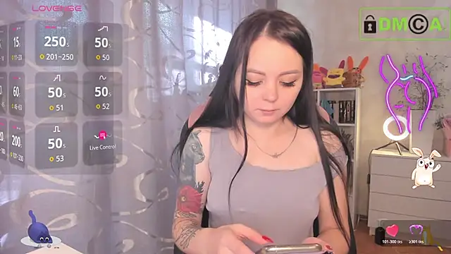 Snapshot of AnnyHoney_ chatting on October 18, 8:38 am AnnyHoney online show from October 18, 8:38 am