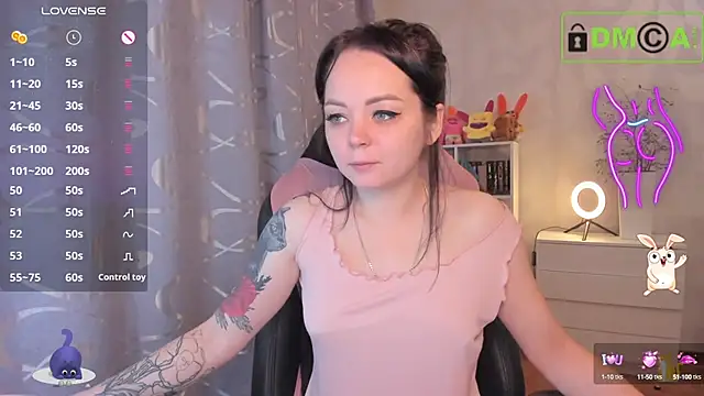 Snapshot of AnnyHoney_ chatting on October 14, 9:10 am AnnyHoney online show from October 14, 9:10 am