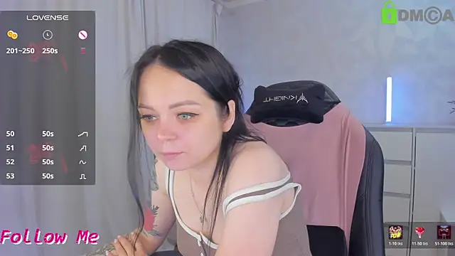 Snapshot of AnnyHoney_ chatting on June 18, 11:48 am AnnyHoney online show from June 18, 11:48 am