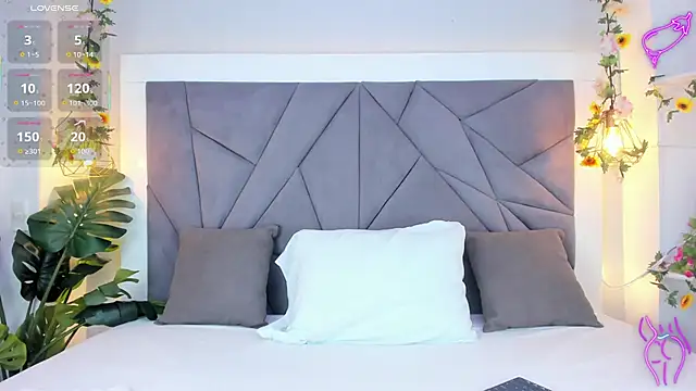 Snapshot of KiarhaTrixie chatting on November 7, 3:11 am KiarhaTrixie online show from November 7, 3:11 am