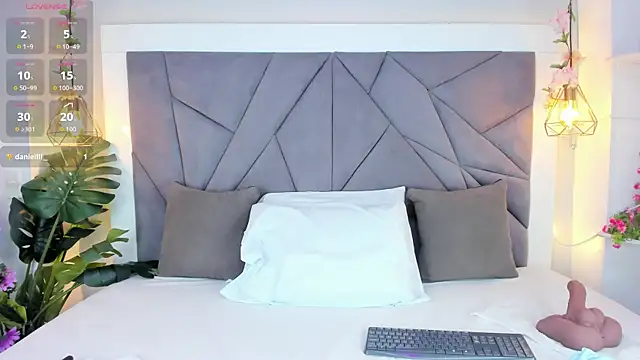 Snapshot of KiarhaTrixie chatting on October 11, 11:22 am KiarhaTrixie online show from October 11, 11:22 am