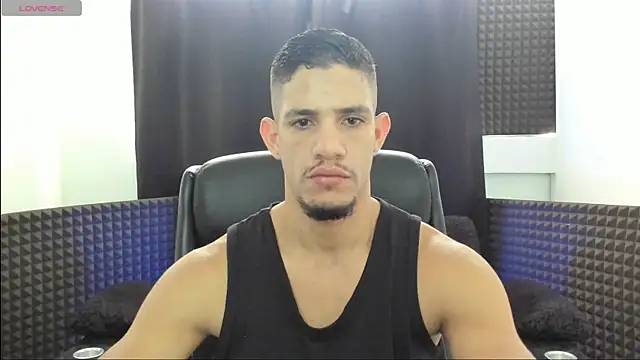 jhonnysnow17 online show from June 1, 5:56 pm