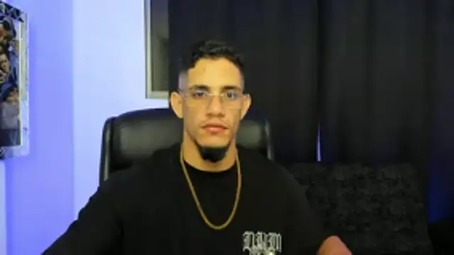 jhonnysnow17 online show from April 22, 4:19 am