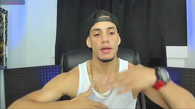 Snapshot of jhonnysnow17 chatting on July 13, 12:00 am jhonnysnow17 online show from July 13, 12:00 am