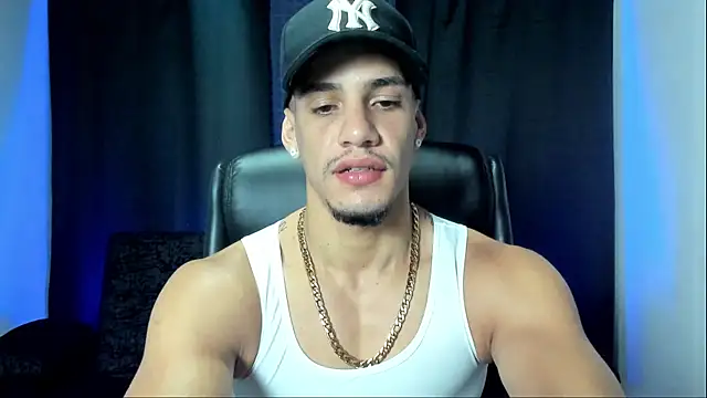 Snapshot of jhonnysnow17 chatting on October 12, 12:12 am jhonnysnow17 online show from October 12, 12:12 am