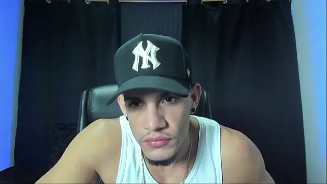 Snapshot of jhonnysnow17 chatting on September 20, 5:01 am jhonnysnow17 online show from September 20, 5:01 am