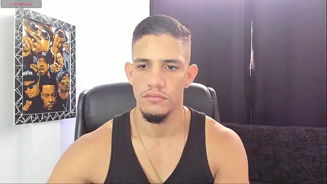 jhonnysnow17 online show from May 17, 6:19 pm