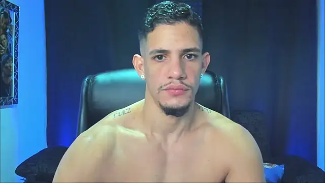 jhonnysnow17 online show from November 14, 8:23 pm