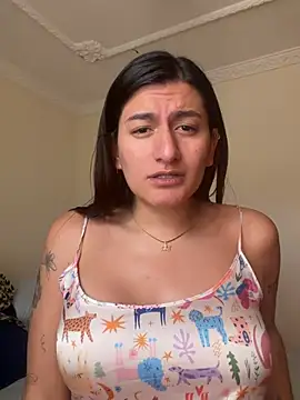 Snapshot of ari_artis chatting on June 19, 6:25 pm ari artis online show from June 19, 6:25 pm