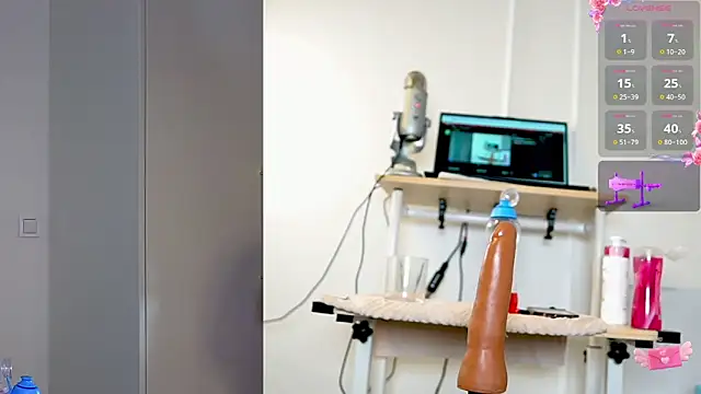 Snapshot of Miss69Ri99 chatting on March 15, 6:21 pm Miss69Ri99 online show from March 15, 6:21 pm