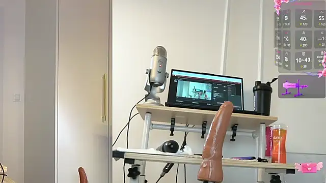 Snapshot of Miss69Ri99 chatting on March 9, 11:14 pm Miss69Ri99 online show from March 9, 11:14 pm