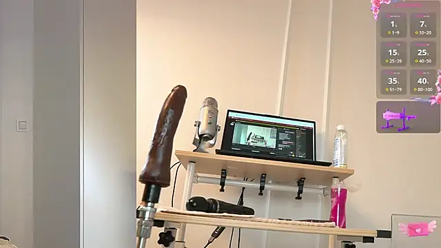 Snapshot of Miss69Ri99 chatting on March 2, 9:30 pm Miss69Ri99 online show from March 2, 9:30 pm