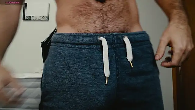 Snapshot of cutehairymacho chatting on November 15, 10:25 pm cutehairymacho online show from November 15, 10:25 pm