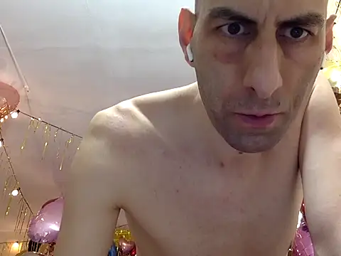 HandsomeAlfie online show from February 15, 1:17 am