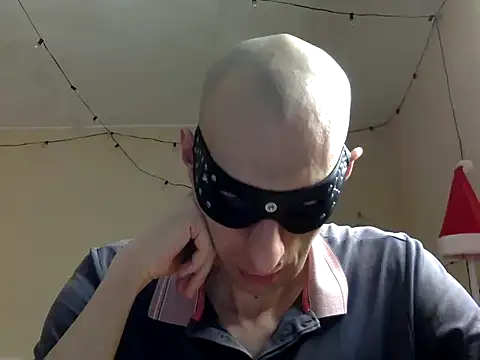 HandsomeAlfie online show from December 18, 12:18 pm