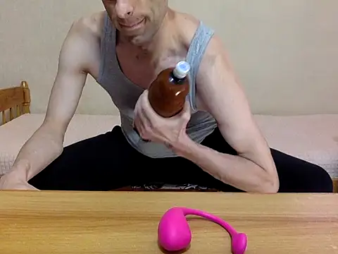 HandsomeAlfie online show from October 19, 2:47 am