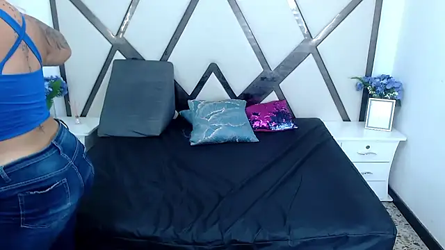 ChloexBigAss online show from December 13, 9:30 pm