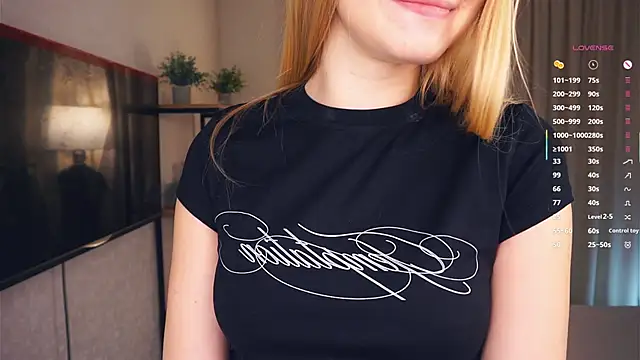 Snapshot of EllenReeves chatting on October 30, 6:12 am EllenReeves online show from October 30, 6:12 am