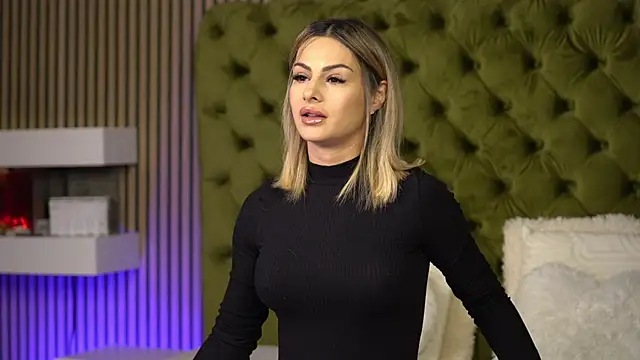 TiffanyMaze online show from September 29, 6:09 am