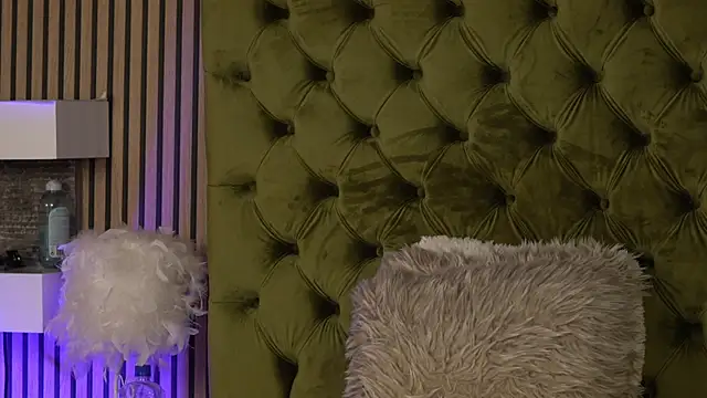 TiffanyMaze online show from September 20, 6:07 am