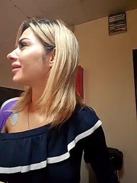 TiffanyMaze online show from March 12, 6:50 am