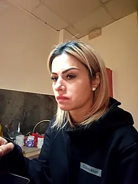 TiffanyMaze online show from March 10, 7:12 am