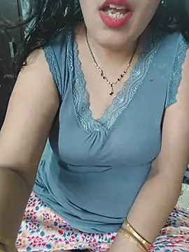 Snapshot of Poojabhabi101 chatting on July 6, 6:09 am Poojabhabi101 online show from July 6, 6:09 am