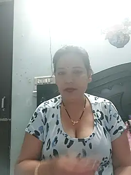 Poojabhabi101 online show from February 17, 5:16 am