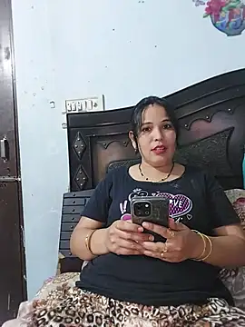 Snapshot of Poojabhabi101 chatting on June 18, 7:29 am Poojabhabi101 online show from June 18, 7:29 am