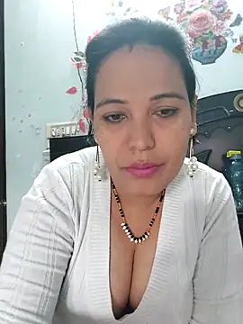 Poojabhabi101 online show from December 19, 7:00 am