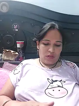 Poojabhabi101 online show from April 15, 5:39 pm