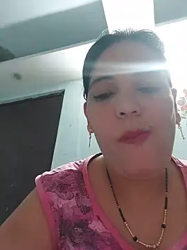 Snapshot of Poojabhabi101 chatting on June 15, 6:57 am Poojabhabi101 online show from June 15, 6:57 am