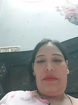 Snapshot of Poojabhabi101 chatting on June 17, 6:57 am Poojabhabi101 online show from June 17, 6:57 am