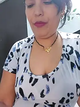 Poojabhabi101 online show from November 6, 5:39 pm