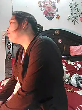 Poojabhabi101 online show from January 11, 6:20 am