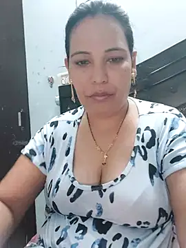 Poojabhabi101 online show from September 18, 6:16 am