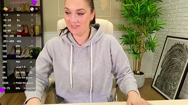 SelineSole online show from April 9, 3:40 pm