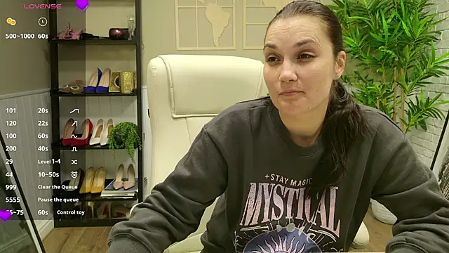 SelineSole online show from February 12, 4:07 pm