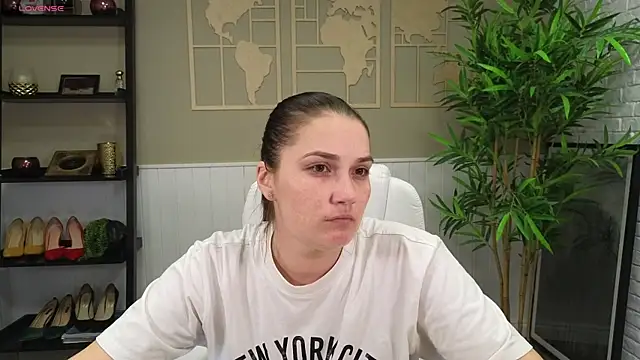 SelineSole online show from March 6, 4:07 pm