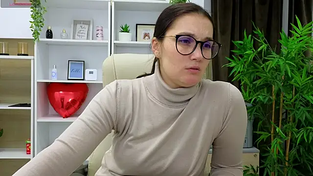 SelineSole online show from February 13, 5:33 pm