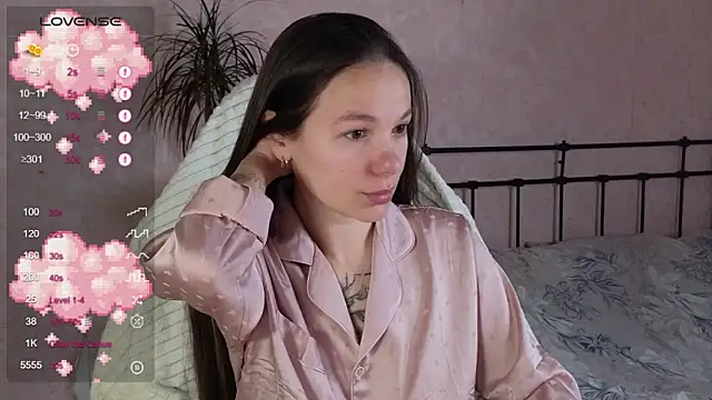 lil luna x online show from May 3, 3:33 am