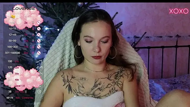 Snapshot of lil_luna_x chatting on December 22, 7:10 pm lil luna x online show from December 22, 7:10 pm