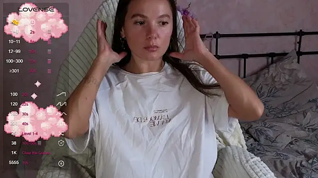 lil luna x online show from June 12, 5:54 pm