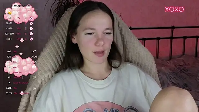 Snapshot of lil_luna_x chatting on November 21, 1:32 pm lil luna x online show from November 21, 1:32 pm