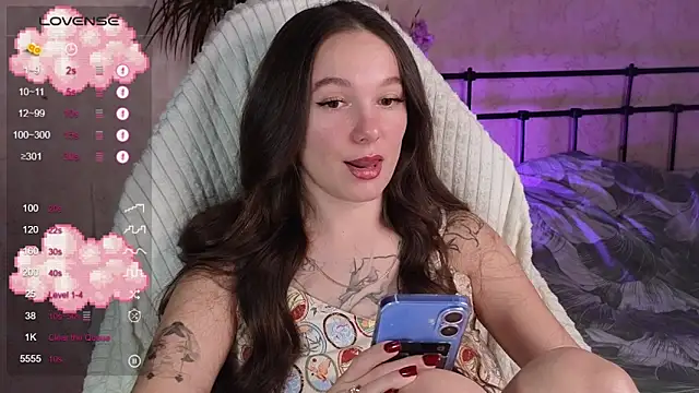 lil luna x online show from April 12, 5:16 pm